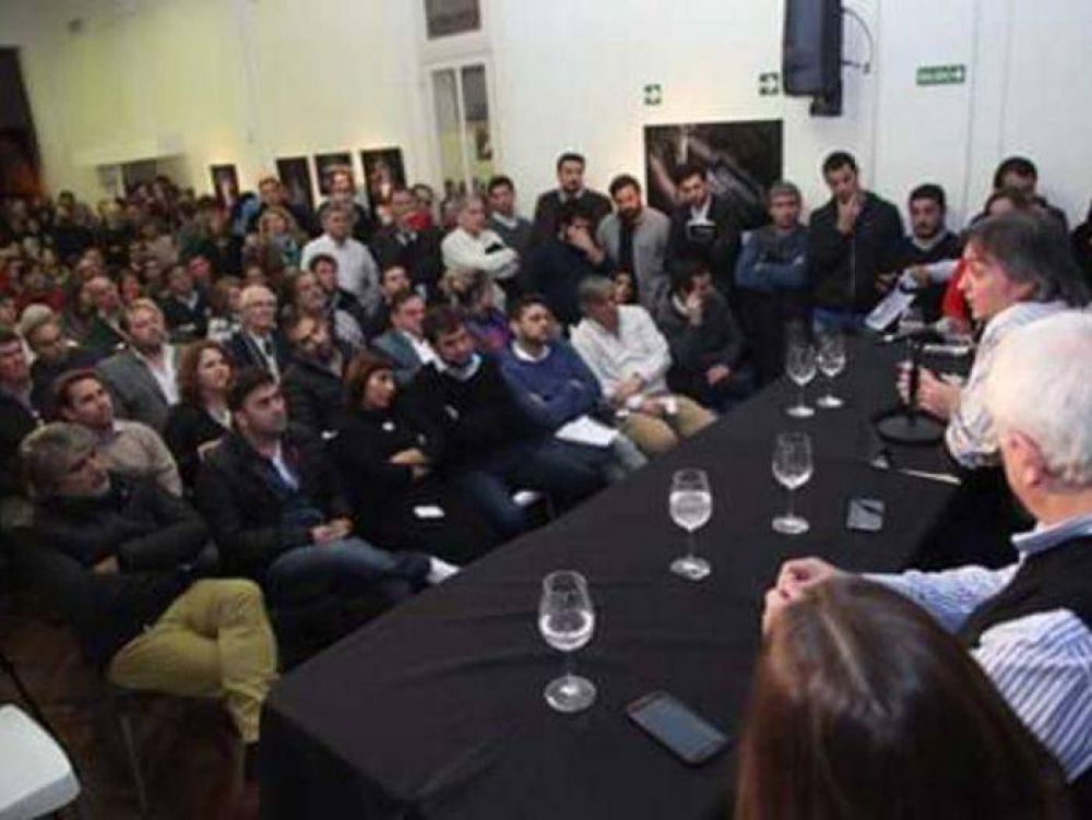 Concejales K visitaron el Instituto Patria y respaldaron a CFK