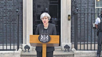 May promete mano dura y el EI reivindica el atentado