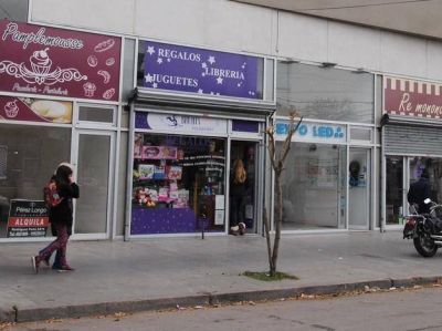 Comerciantes de la zona de San Juan bajan sus persianas ante la ola de asaltos
