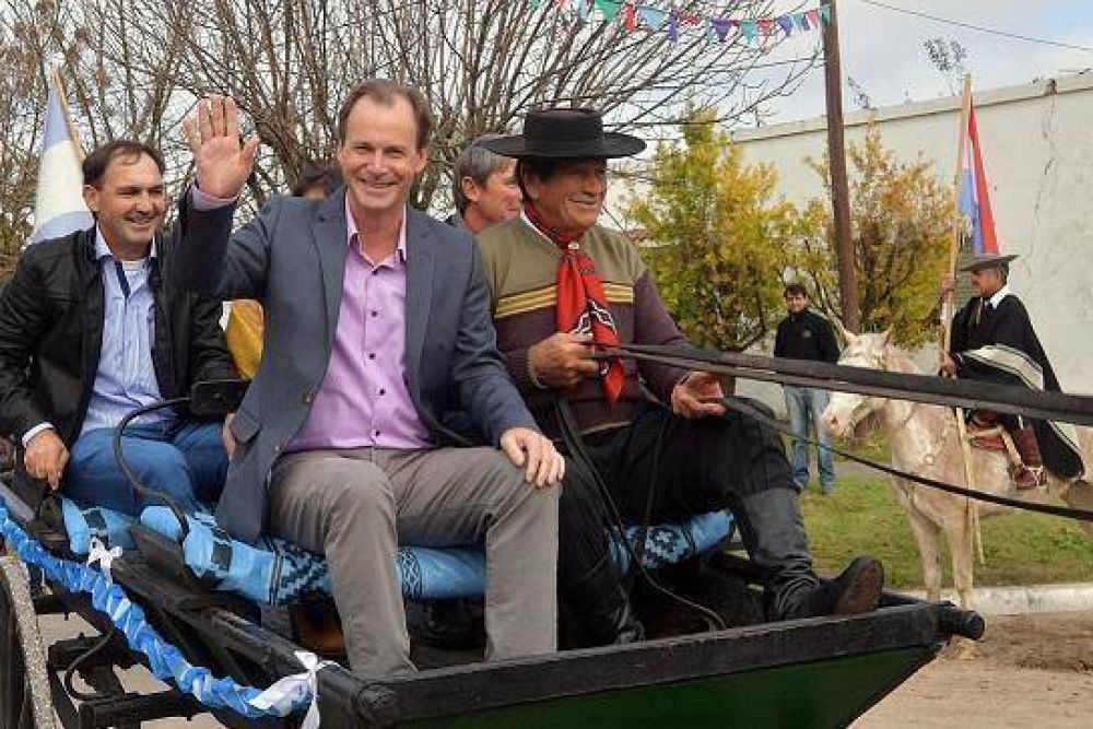 Bordet anunci� que enviar� a la Legislatura la ley de comunas 