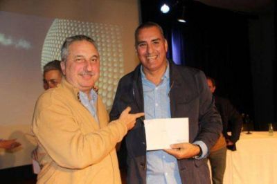Passalacqua entreg� fondos destinados al sector salud y obras viales