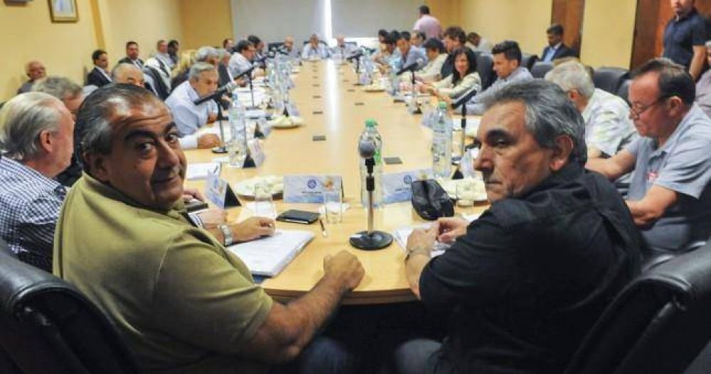 La CGT trata de sobrevivir en unidad a la interna peronista