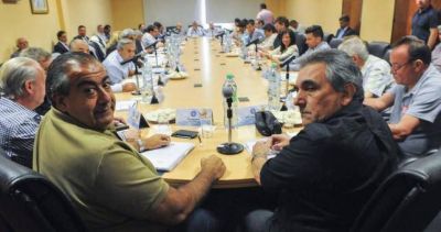 La CGT trata de sobrevivir en unidad a la interna peronista