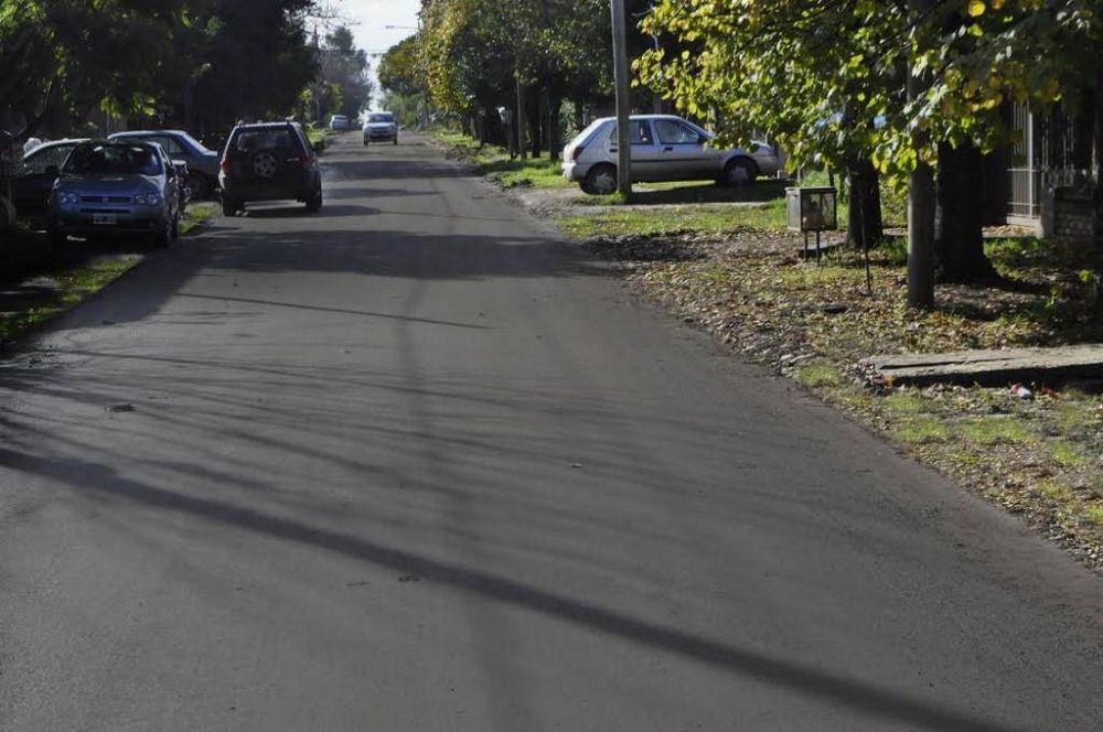 Nuevos asfaltos en calles de Canning