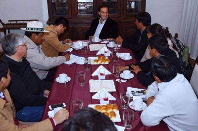 Ariel Sujarchuk firm� actas de complementaci�n con tres alcaldes de Bolivia