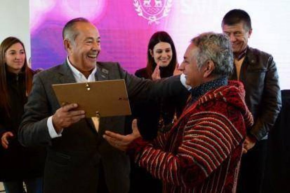 Alberto: �Nadie nos va a hacer retroceder en este proyecto�