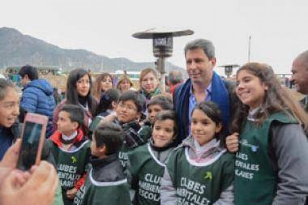 U�ac destac� el desaf�o de diversificar la econom�a cuidando el ambiente