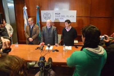 Arroyo confirm� que no habr� descuento para los municipales que hicieron paro
