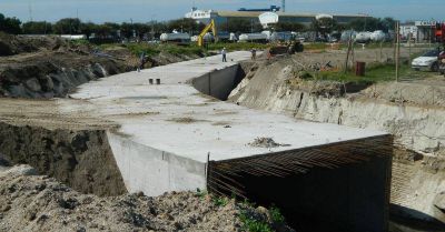 Arroyo del Barco: denuncian �inoperancia� del concesionario de los silos