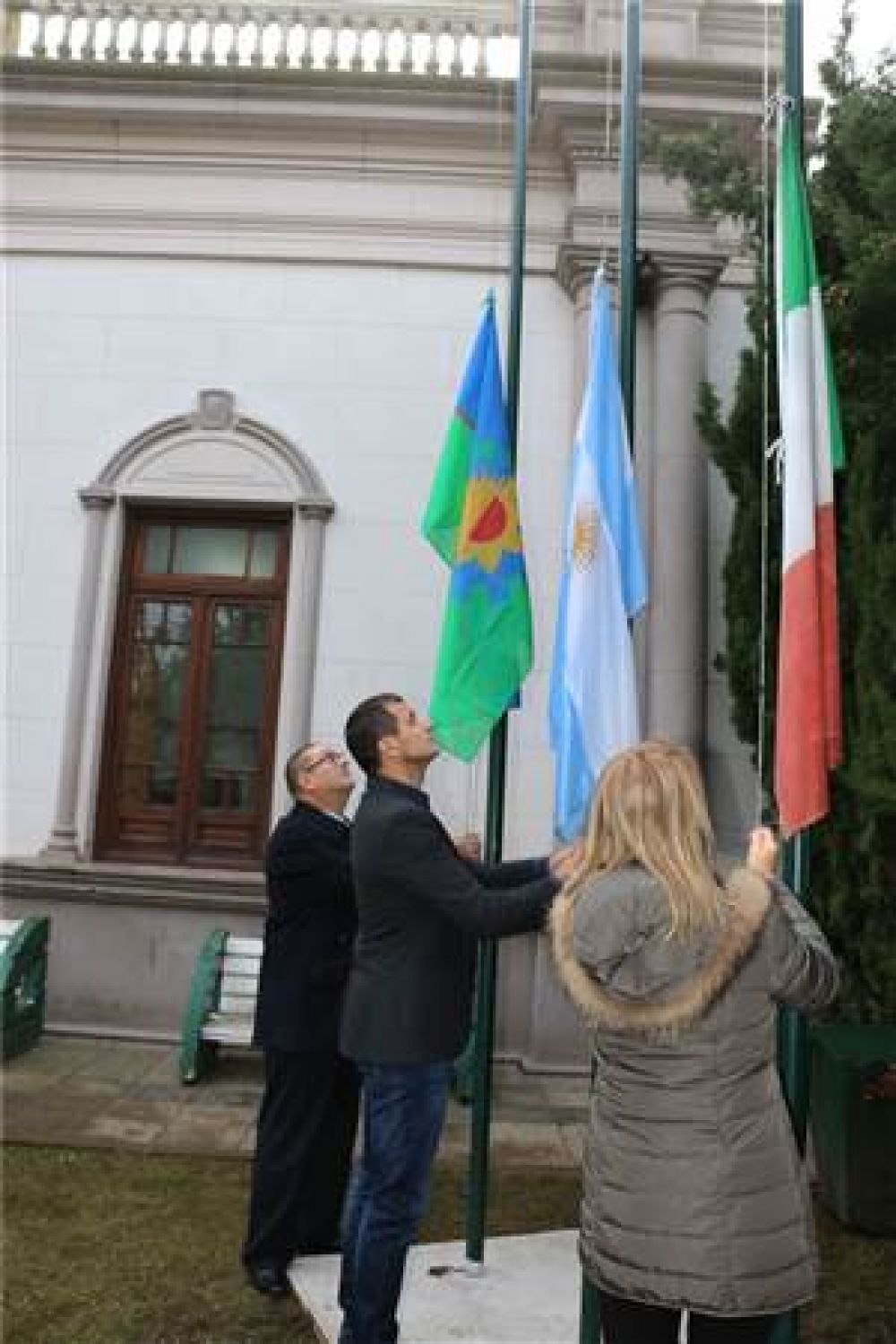 Bucca particip� de la celebraci�n por el D�a de la Rep�blica