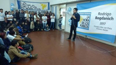 [#DesdeElPie] Multitudinario acto de La Hora de los Pueblos