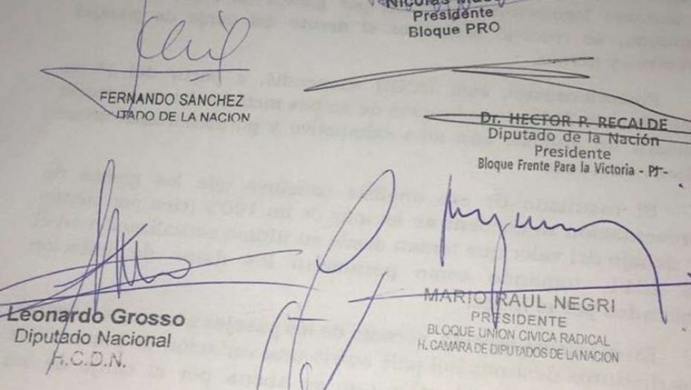 El massismo equipara a Carri�, el PRO y los K por el aumento de sus gastos y pasajes