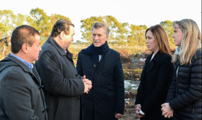 Macri y Vidal recorrieron obras de saneamiento en un basural de San Vicente
