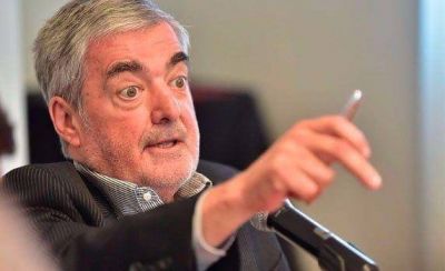 Das Neves pidi� a sindicalistas �dejar de mirarse el ombligo y pelear por Chubut�