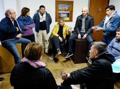Firman acta acuerdo para regularizar y ordenar actividad de los feriantes