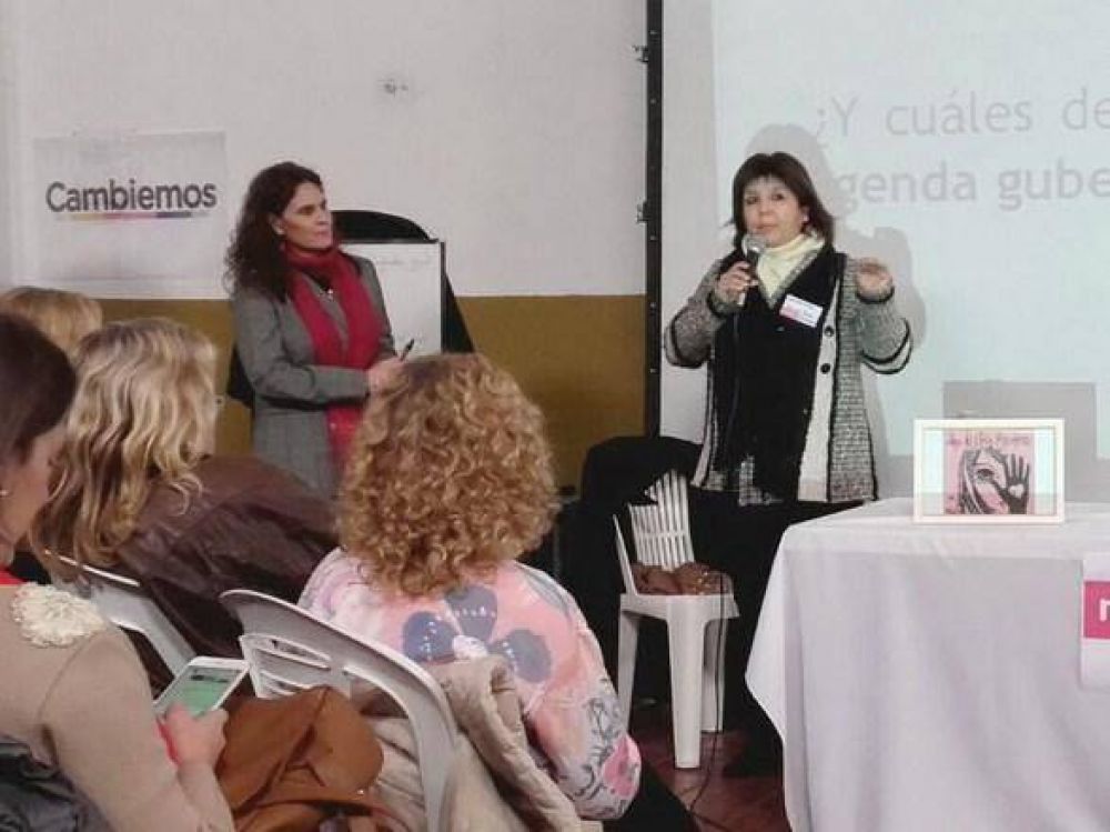 Coria y Baragiola expusieron en Encuentro de Mujeres Cambiemos en Castelli