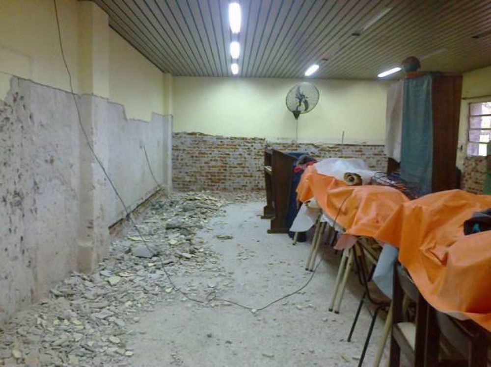 Comenz� la reconstrucci�n de las escuelas de La Emilia