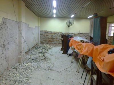 Comenz� la reconstrucci�n de las escuelas de La Emilia
