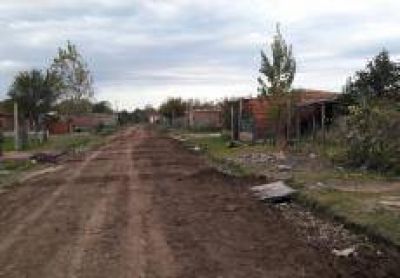 Obras P�blicas y vecinos comenzaron con la conexi�n de agua para el barrio El Argentino