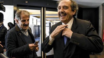 La UCR puja por las listas y amaga con ir a las PASO