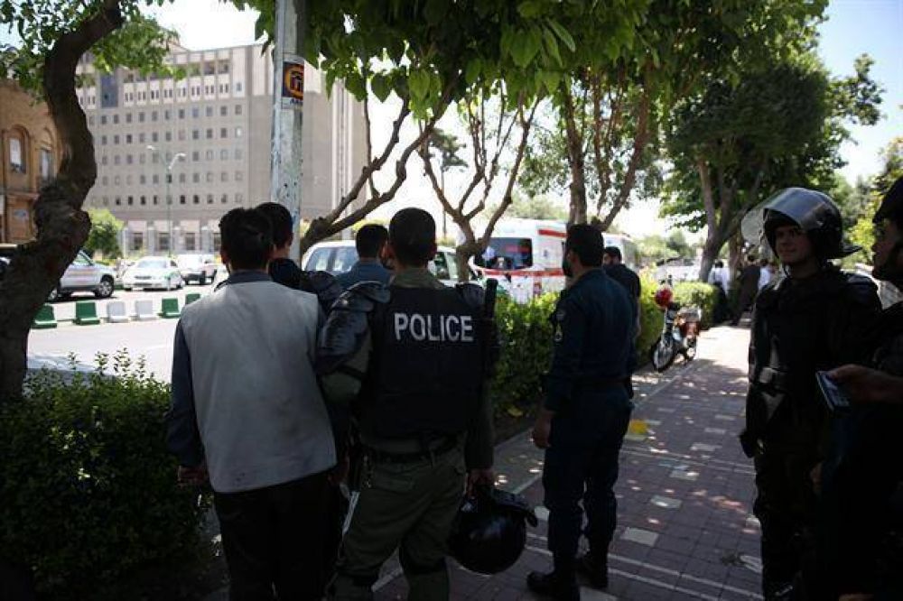 Doble atentado de Estado Isl�mico en Ir�n: al menos once muertos