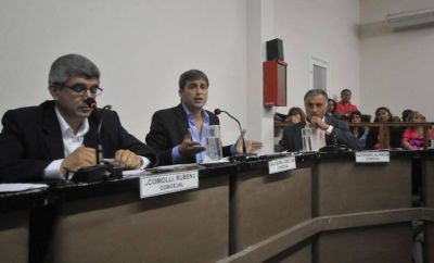 Renunci� a su banca y critic� al peronismo