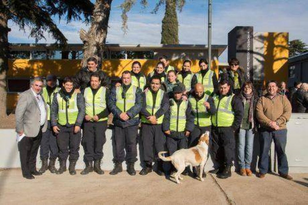 El intendente municipal de Trenque Lauquen se deshizo en elogios en la inauguraci�n de la Direcci�n de Protecci�n Ciudadana