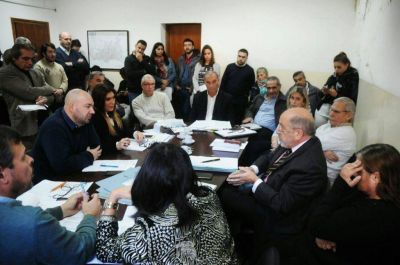 Blanco neg� que falten insumos en centros de salud y desestim� la emergencia sanitaria