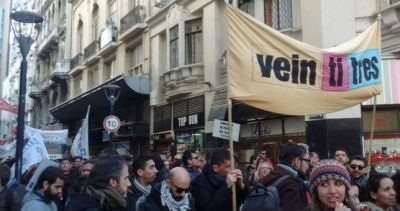 El d�a del periodista anuncian el cierre de Revista Veintitr�s y peligran 14 empleos