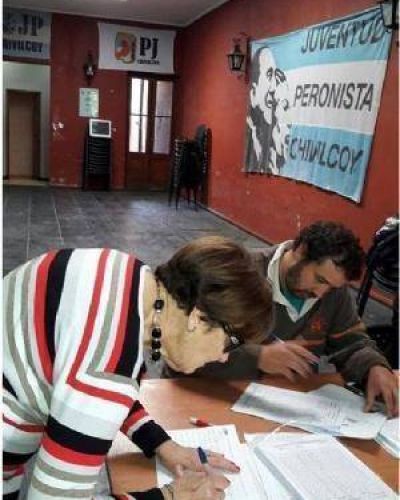 La JP y militantes del peronismo local enviaron avales para la candidatura de Randazzo