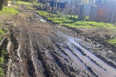 Arroyo solicit� a Provincia m�s granza y maquinaria para reparar las calles