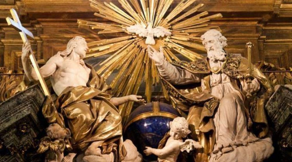 Mons. Castagna: Somos o estamos destinados a ser templos de la Santsima Trinidad