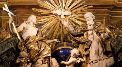 Mons. Castagna: “Somos o estamos destinados a ser templos de la Santísima Trinidad”