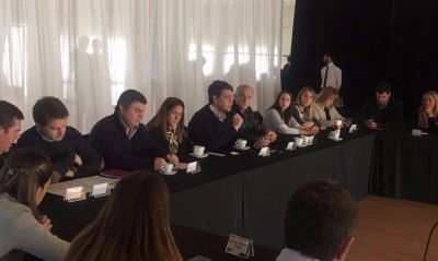 Rodeado de candidatos, el PRO bonaerense ratific� su participaci�n en Cambiemos