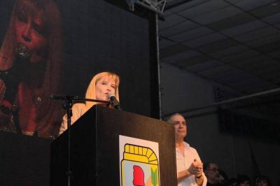Magario y Alak compartieron un acto en La Plata: “el gobierno se ha olvidado de los bonaerenses”