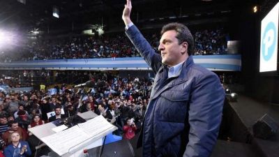 Massa sum� al partido de Donda y desafi�: 