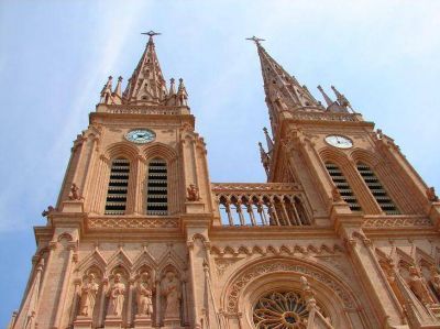 La Iglesia argentina admite errores en el tratamiento de las denuncias de pedofilia
