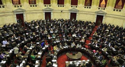 El kirchnerismo insiste en la unidad y convoca a los bloques legislativos