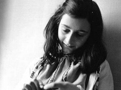 Hoy en la historia jud�a / Nace Ana Frank