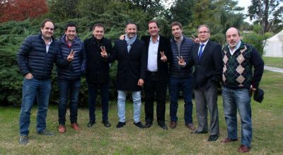 Intendentes de la Primera le piden a Randazzo que se baje de las PASO