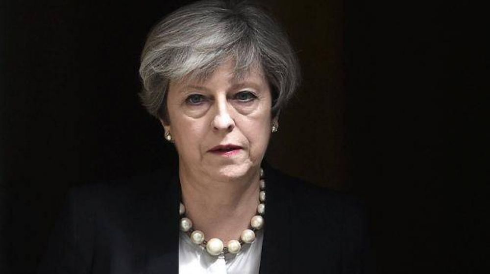 May busc� el respaldo de sus legisladores, mientras se demora el nuevo gobierno y el Brexit