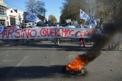 M�s de 60 trabajadores resisten el cierre de una harinera