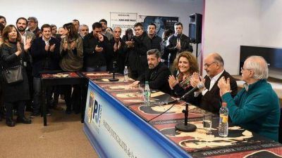 El PJ y el kirchnerismo sellaron la unidad en la Capital Federal y competir�n en el mismo frente