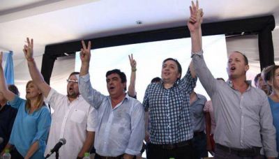 P�nico de intendentes: temen ceder el PJ a Randazzo y que se baje Cristina