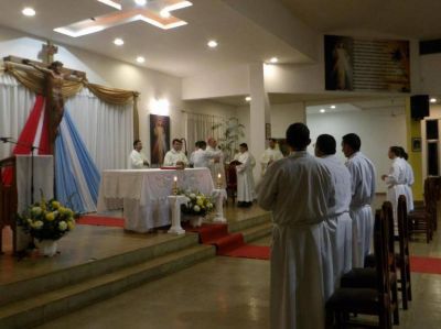 Mons. Mart�nez �Queremos decirle am�n al amor de Dios, a su amor que nos completa�