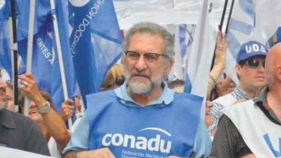 Universitarios vuelven a la carga con los reclamos