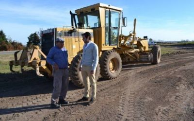 Comenzaron los trabajos de asfaltado del acceso al puente de D�maso Valdes