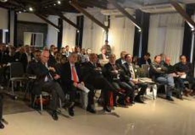 Con financiamiento internacional, proponen unir los dos muelles del puerto