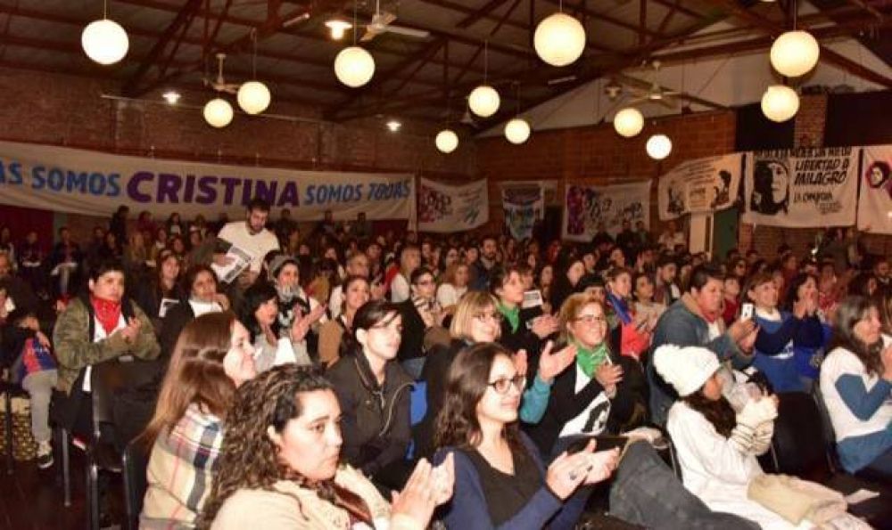 El frente de mujeres de La Campora present� la c�tedra federal de formaci�n