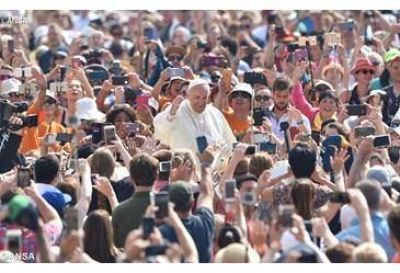 �Ninguno de nosotros puede vivir sin amor� asegur� el Papa Francisco a los peregrinos presentes en su Catequesis